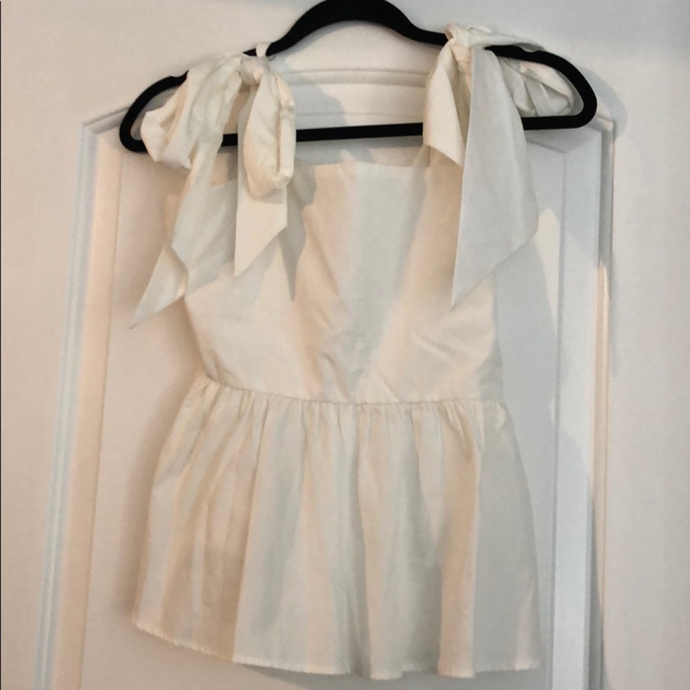 Tie shoulder top